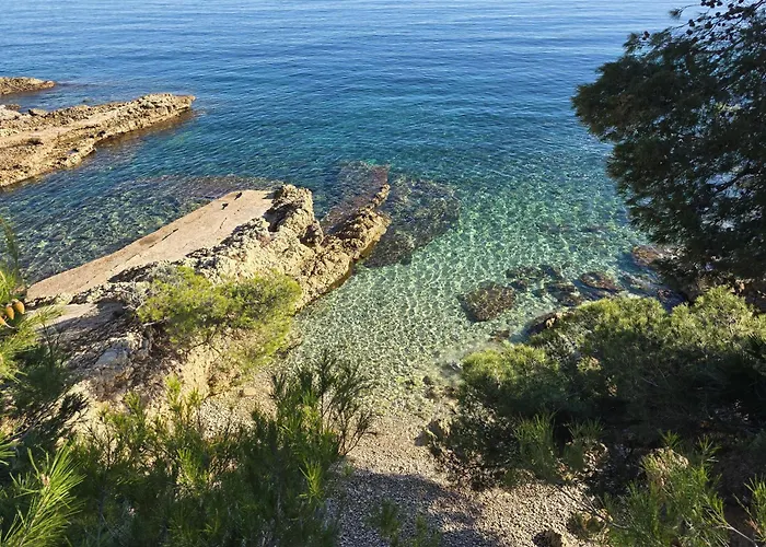 La De Saint-jean-cap-ferrat, Vue Et Acces *